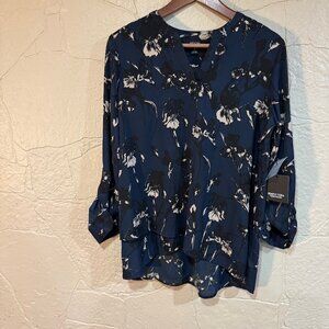 NWT - Simply Vera - Vera Wang - Navy blue floral V-neck blouse - Women's Medium